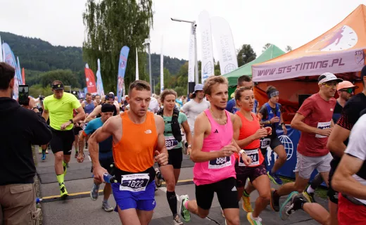 23 kilometry po górach. Zawodnicy pełni uśmiechów ruszyli na trasę [ZDJĘCIA] - 19